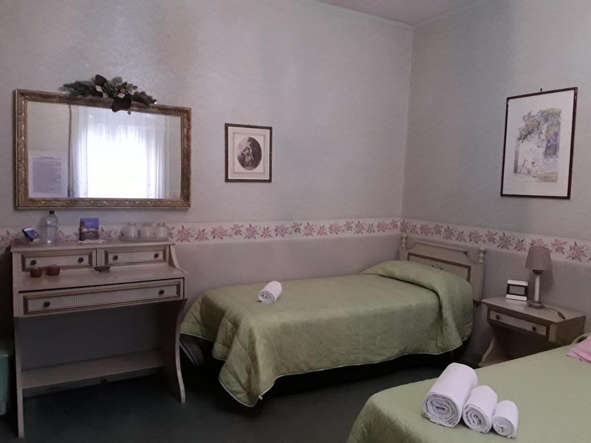 Ambrabed Lunghezza Station Bed and Breakfast Exteriör bild